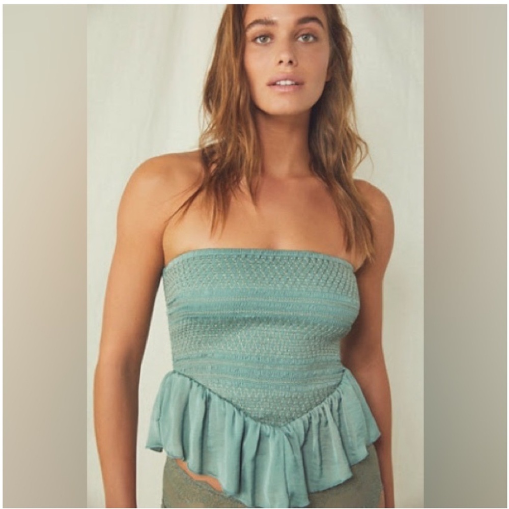 NWT Free people Kiss Kiss Cami smocked top Y2K
